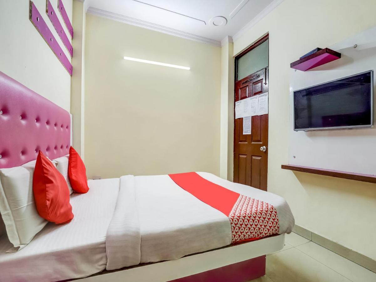 Oyo 75948 Hotel Tushar Continental New Delhi Buitenkant foto