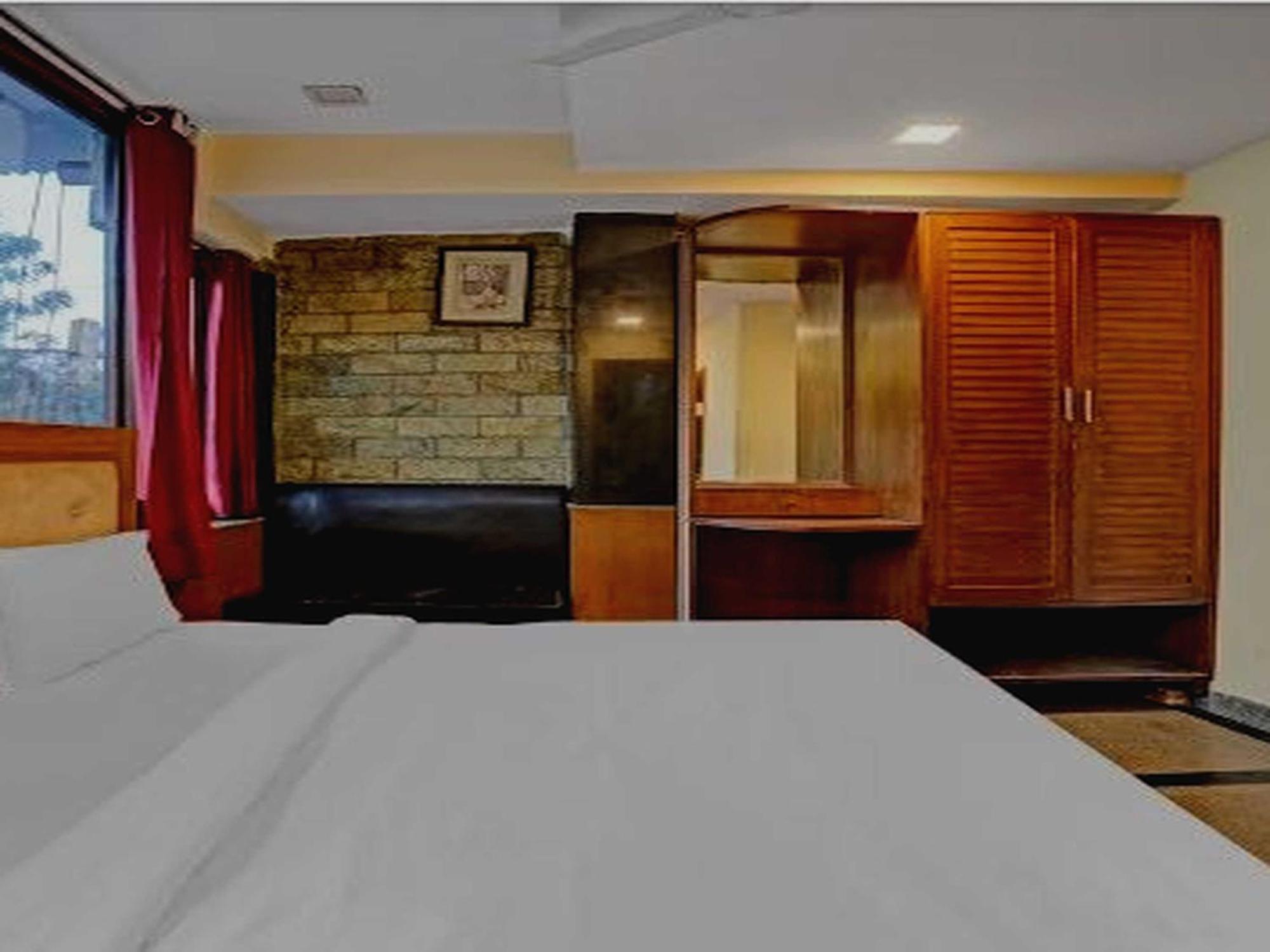 Oyo 75948 Hotel Tushar Continental New Delhi Buitenkant foto