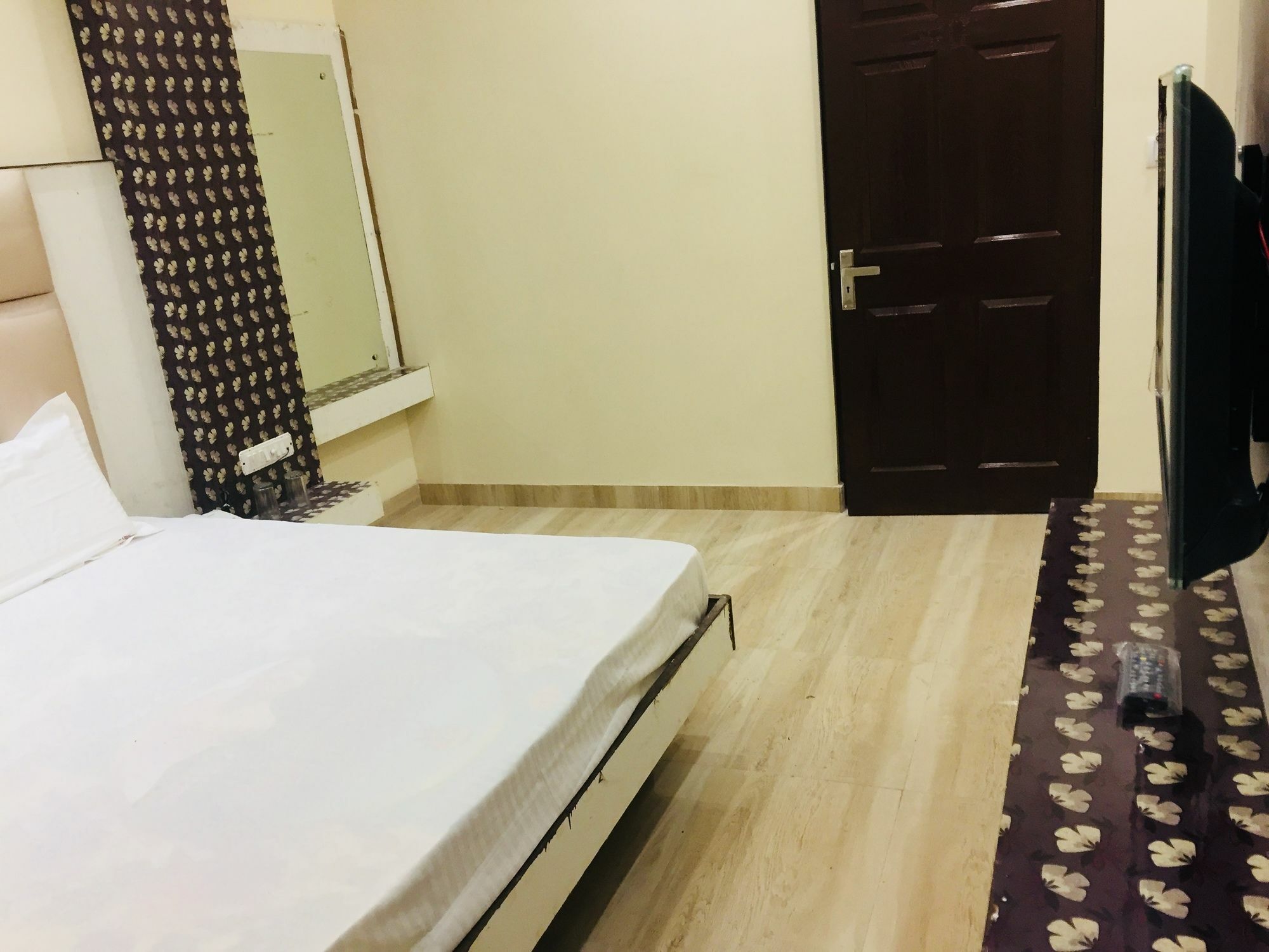 Oyo 75948 Hotel Tushar Continental New Delhi Buitenkant foto